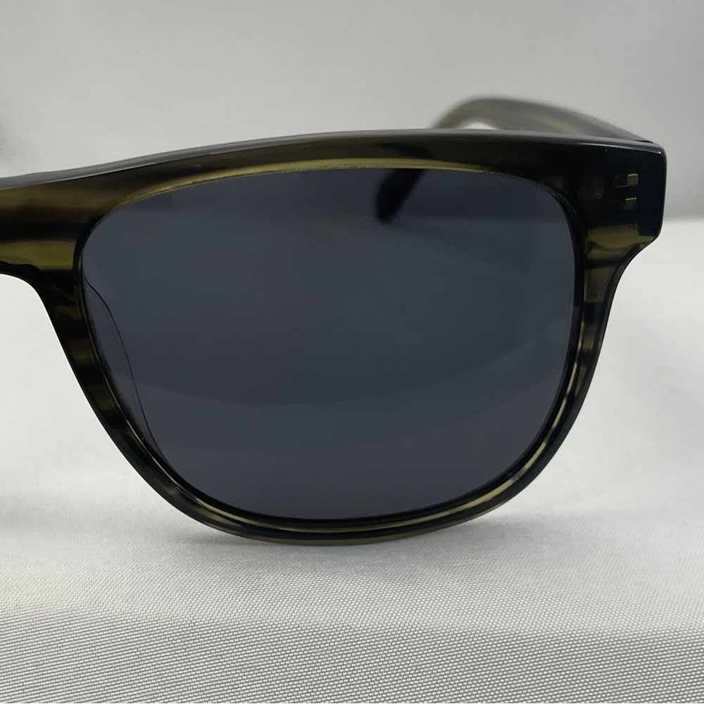 Fossil FOS 2112 Wayfarer Sunglasses – Olive Tortoise Frame with Dark Gray Lenses - Picture 10 of 12